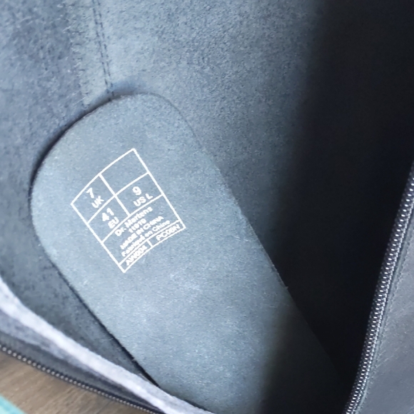 Dr. Martens Black Lace-Up Knee-High Boots - Picture 5 of 7